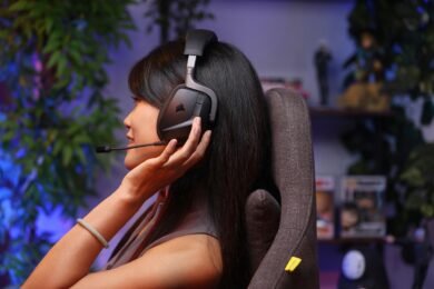 CORSAIR VOID v2 MAX Wireless